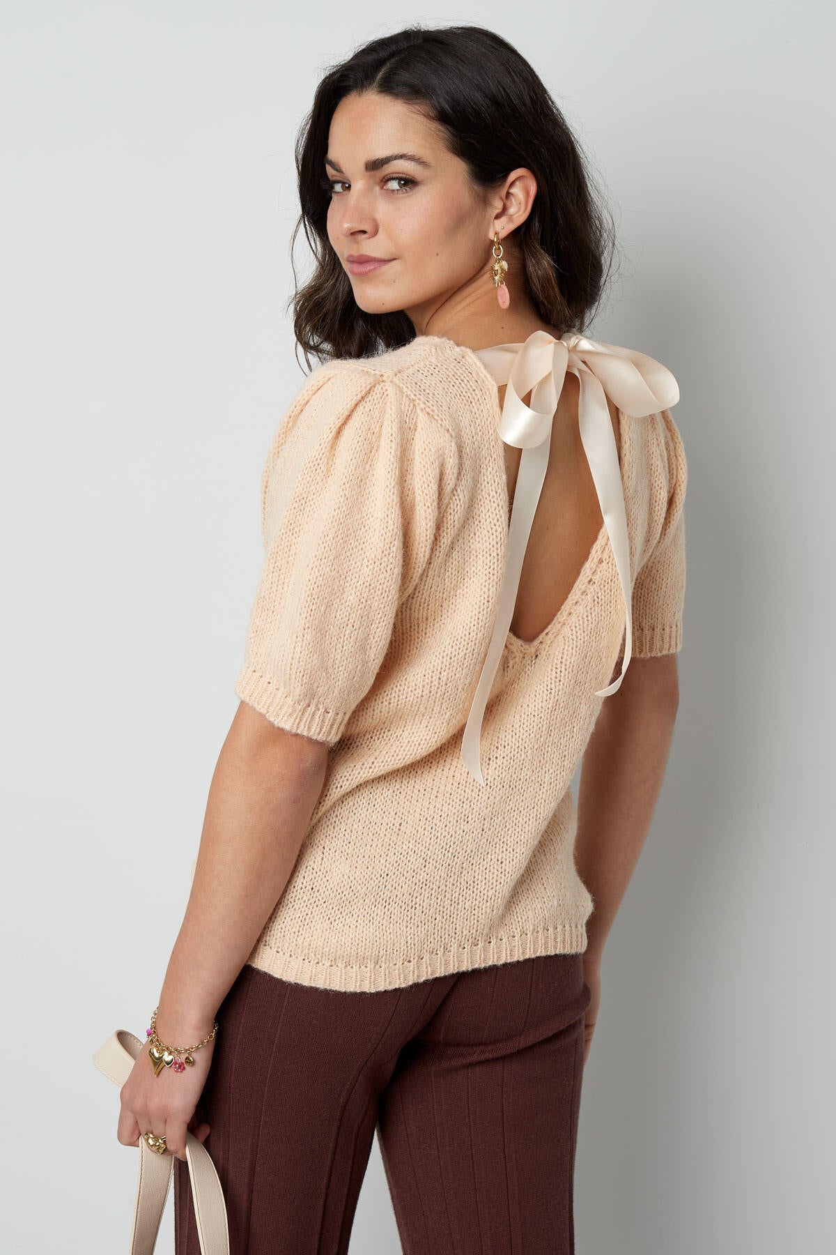 Nylon Vrouwen Korte Mouw Top Gebreid Achterknoop Ontwerp