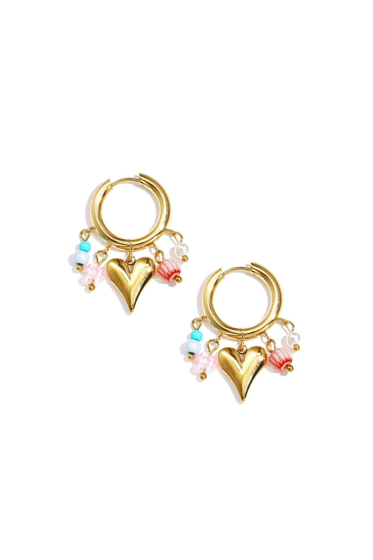 Oorbellen van roestvrij staal met een hartje, perfect voor Valentijnsdag en romantische momenten. Damessieraden.